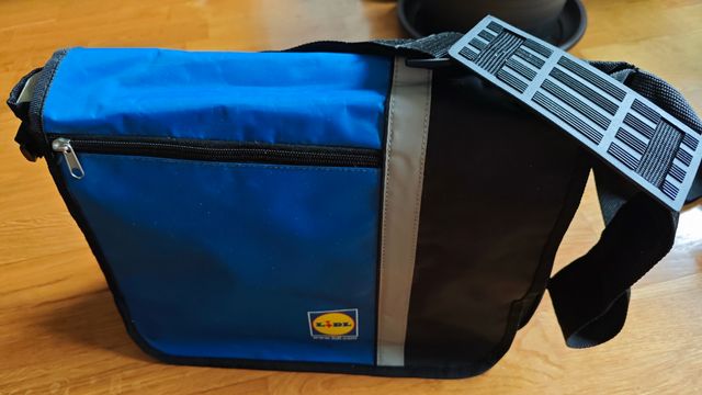 Bandolera Lidl azul y negra