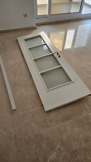 Puerta madera y cristal