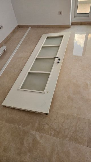 Puerta madera y cristal