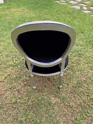 Butaca gris con terciopelo negro