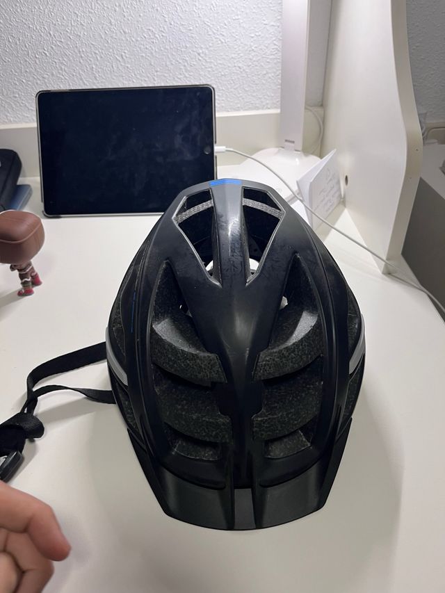 Casco de bicicleta negro