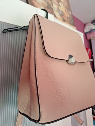 Mochila Stradivarius rosa
