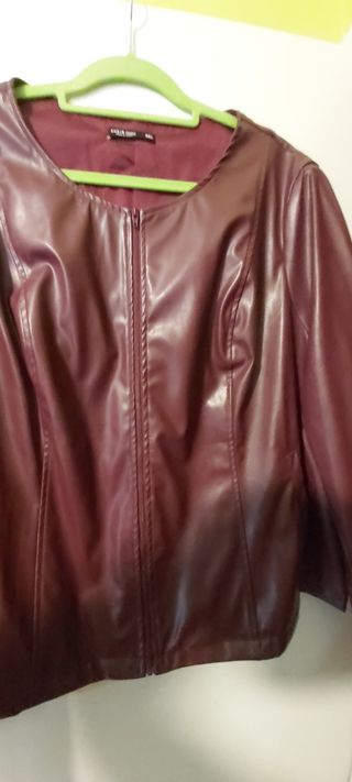 Chaqueta polipiel burdeos SHEIN CURVE  Talla XXL