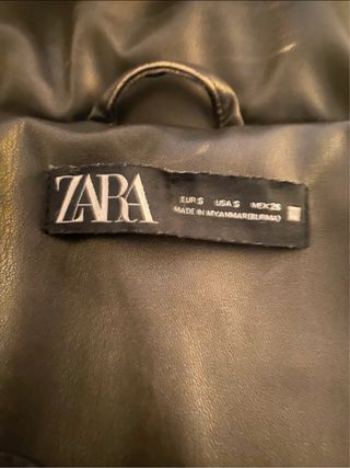 Chaqueta acolchada negra ZARA