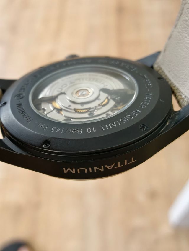 Hamilton Khaki Field Automático Titanio