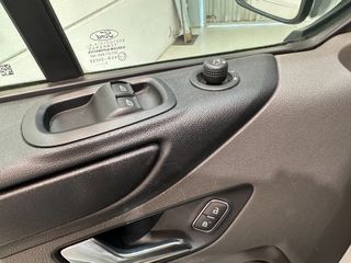 Ford Transit Custom Kombi 2.0 TDCI 77kW 320 L1 Tr
