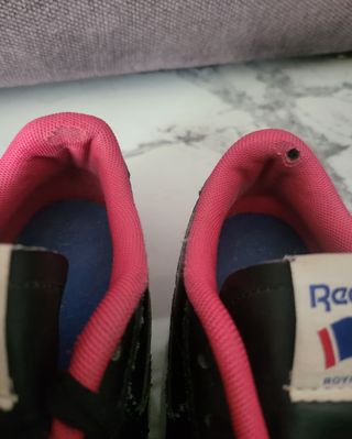Zapatillas Reebok Negras y fucsia 