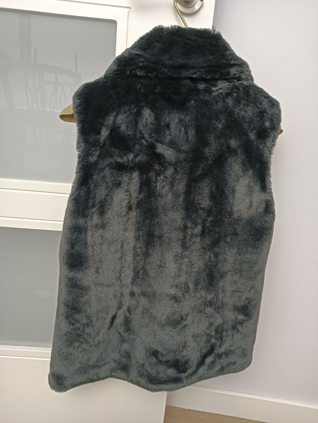 Chaleco pelo negro