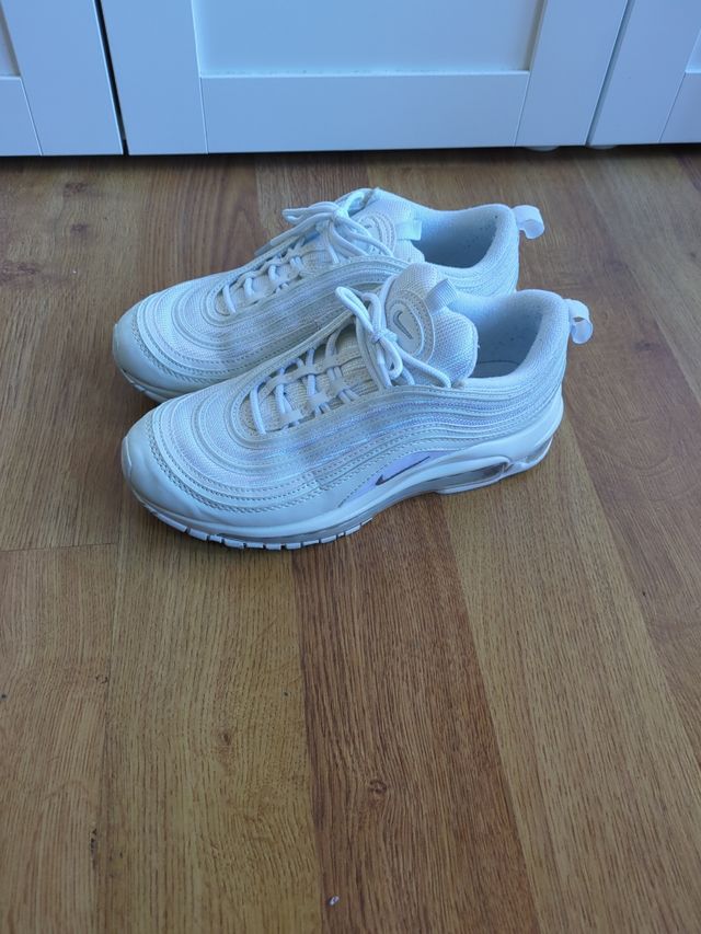 Zapatillas blancas con cámara de aire 97.  Hacco