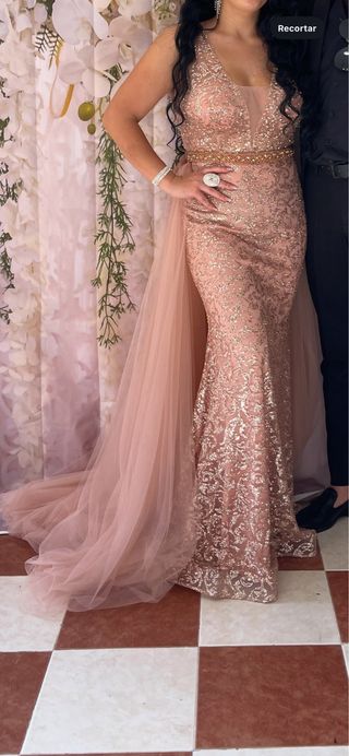 Vestido de fiesta dorado y rosa
