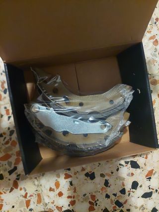 Vendo tambores traseros y zapatas para ford scort