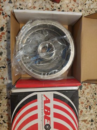 Vendo tambores traseros y zapatas para ford scort