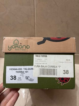 Sandalias Yokono Talla 38 color tierra. 