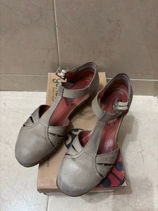 Sandalias Yokono Talla 38 color tierra. 