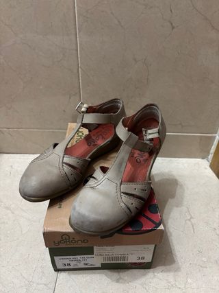 Sandalias Yokono Talla 38 color tierra. 
