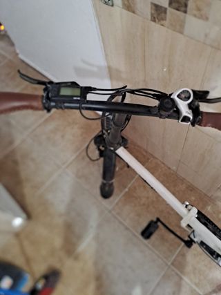 Bici eléctrica (sin batería) negociable 