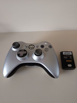 Xbox 360 Slim Blanca 500GB + 3 mandos