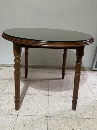 Mesa comedor de 90, con tapa de cristal. 