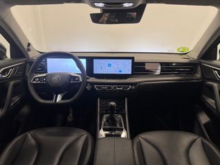 MG HS LUXURY