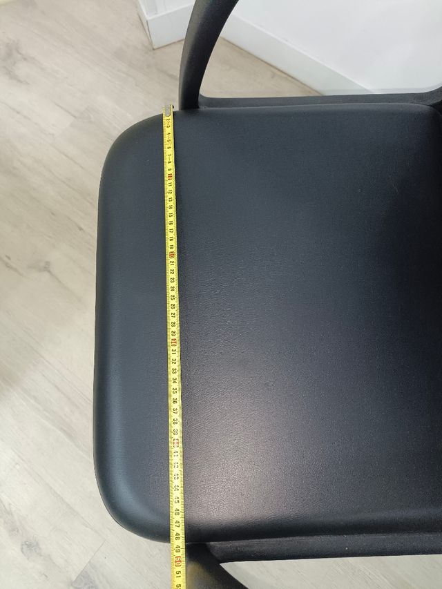 Silla polipiel negra