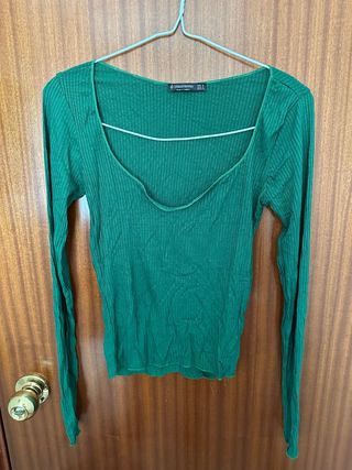 Camiseta Stradivarius verde