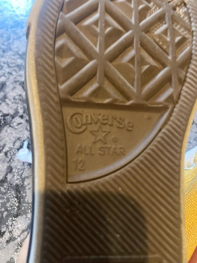 Converse niño amarillas
