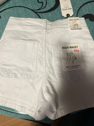 Pantalón corto blanco Miss Selfridge