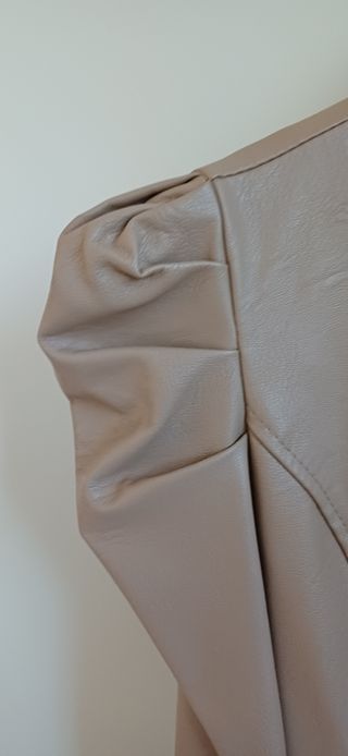 Giacca ecopelle beige