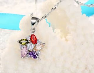 Colgante de plata de ley estrella en espiral