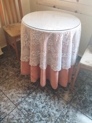 Mesa camilla redonda con mantel