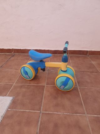 Triciclo infantil 4 ruedas azul y amarillo
