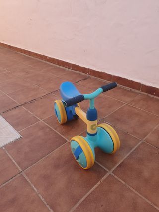 Triciclo infantil 4 ruedas azul y amarillo
