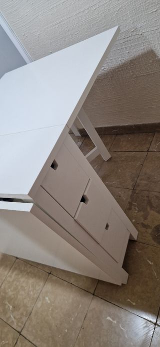 Mesa y 4 sillas 