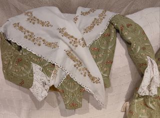Traje fallera  tradicional.