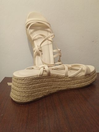 Sandalias de plataforma con suela de yute, Lefties
