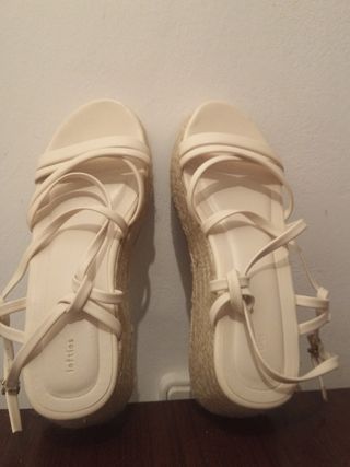 Sandalias de plataforma con suela de yute, Lefties