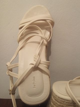 Sandalias de plataforma con suela de yute, Lefties