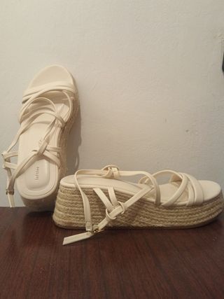 Sandalias de plataforma con suela de yute, Lefties