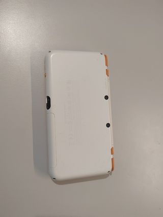 CHOLLAZO Nintendo 2DS XL Blanca y Naranja