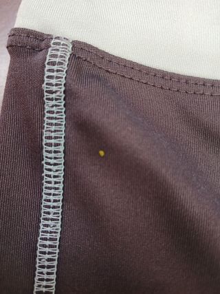 Pantalón deportivo gris y verde