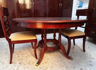 Mesa de comedor y 2 sillas madera