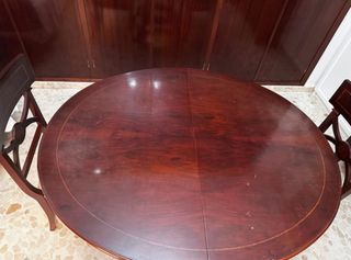 Mesa de comedor y 2 sillas madera