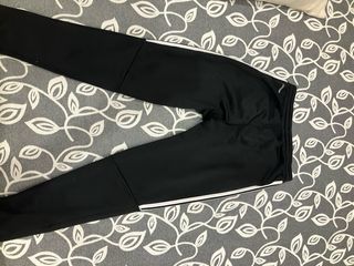 Pantalón Adidas Negro con Rayas Blancas