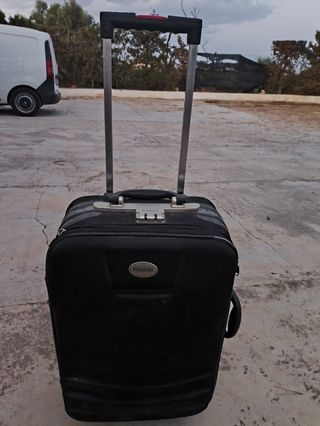 Maleta Evergreen,se da con teléfono y cantidad art