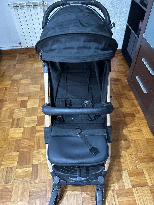 Silla de paseo Momi Stelle Negra