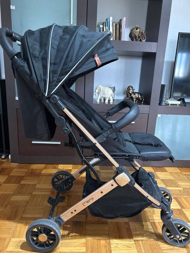 Silla de paseo Momi Stelle Negra
