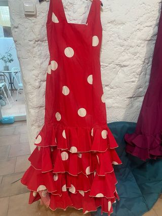 Traje de Flamenca Rojo con Lunares Blancos
