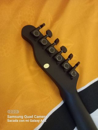 Guitarra eléctrica Harley benton te modificada
