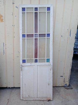 Puerta antigua madera paso
