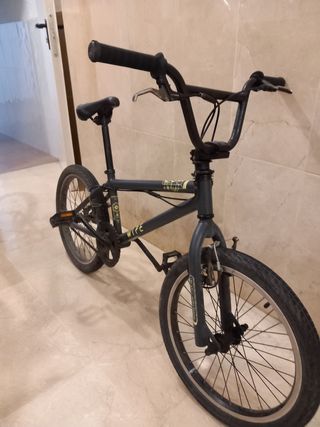 Bicicleta bmx 
